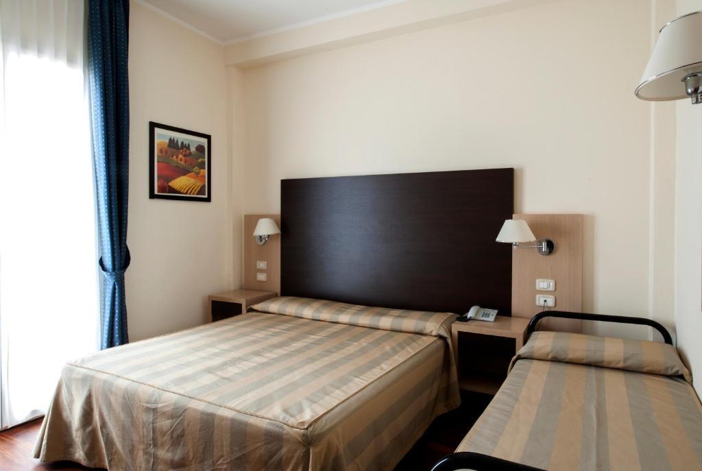 Hotel Royal Pesaro Zimmer foto