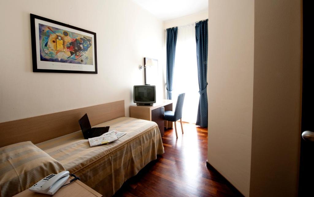 Hotel Royal Pesaro Zimmer foto