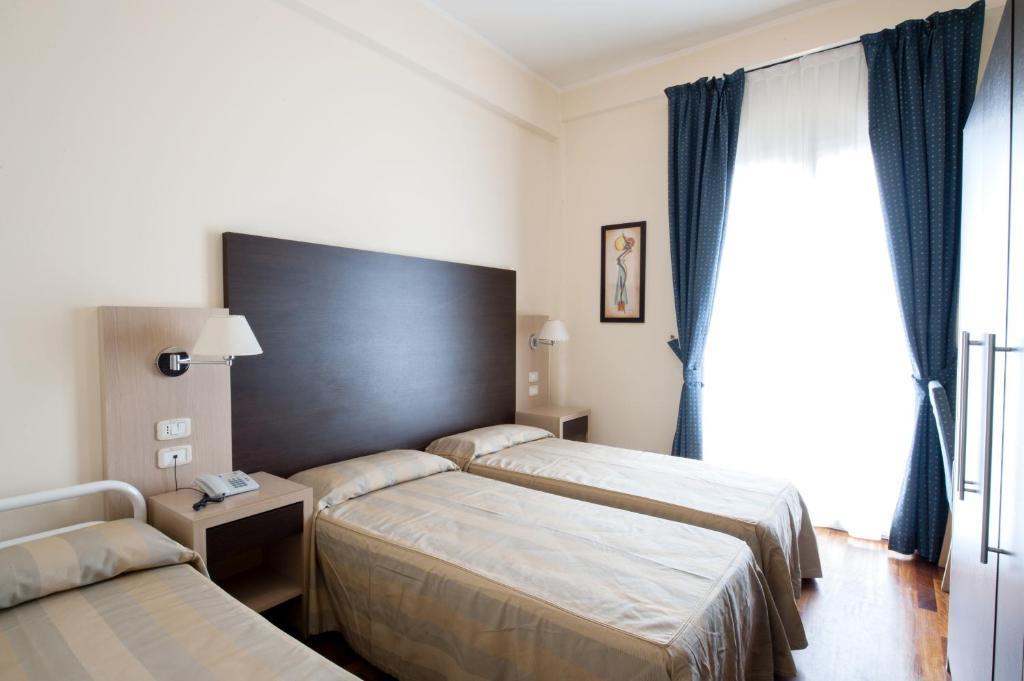 Hotel Royal Pesaro Zimmer foto